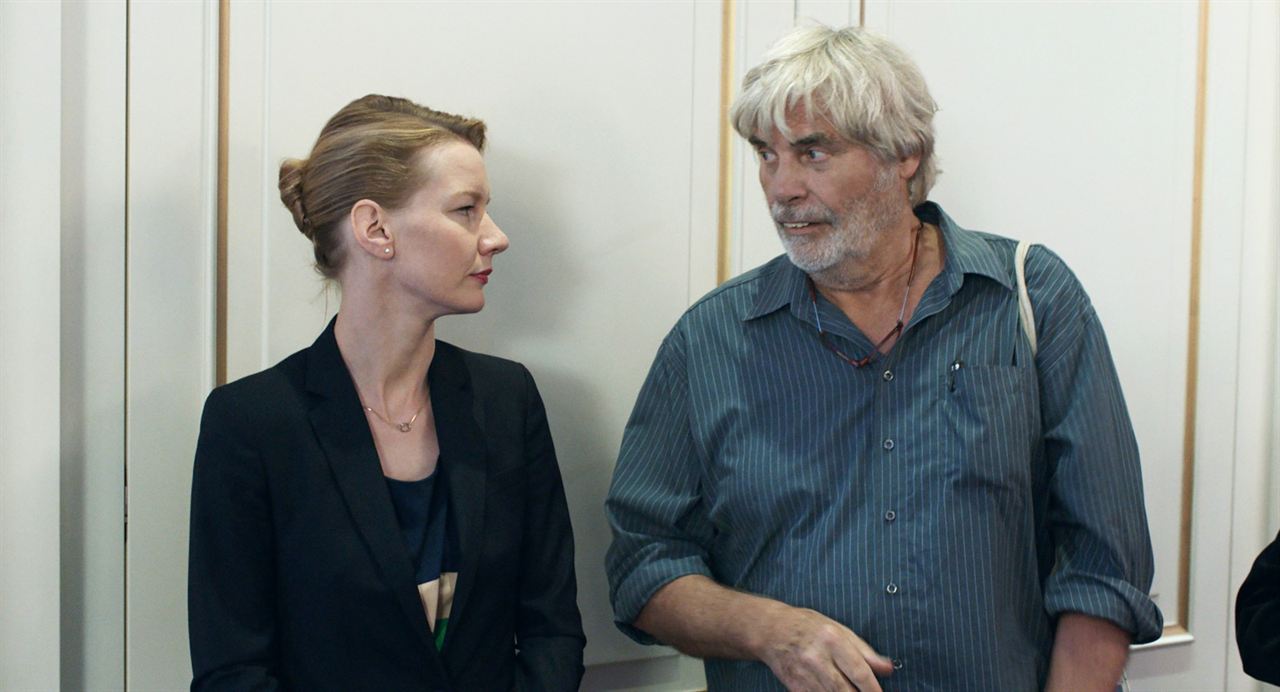 VI PRESENTO TONI ERDMANN (Maren Ade) Un padre, una figlia e un lavoro che spegne i sentimenti