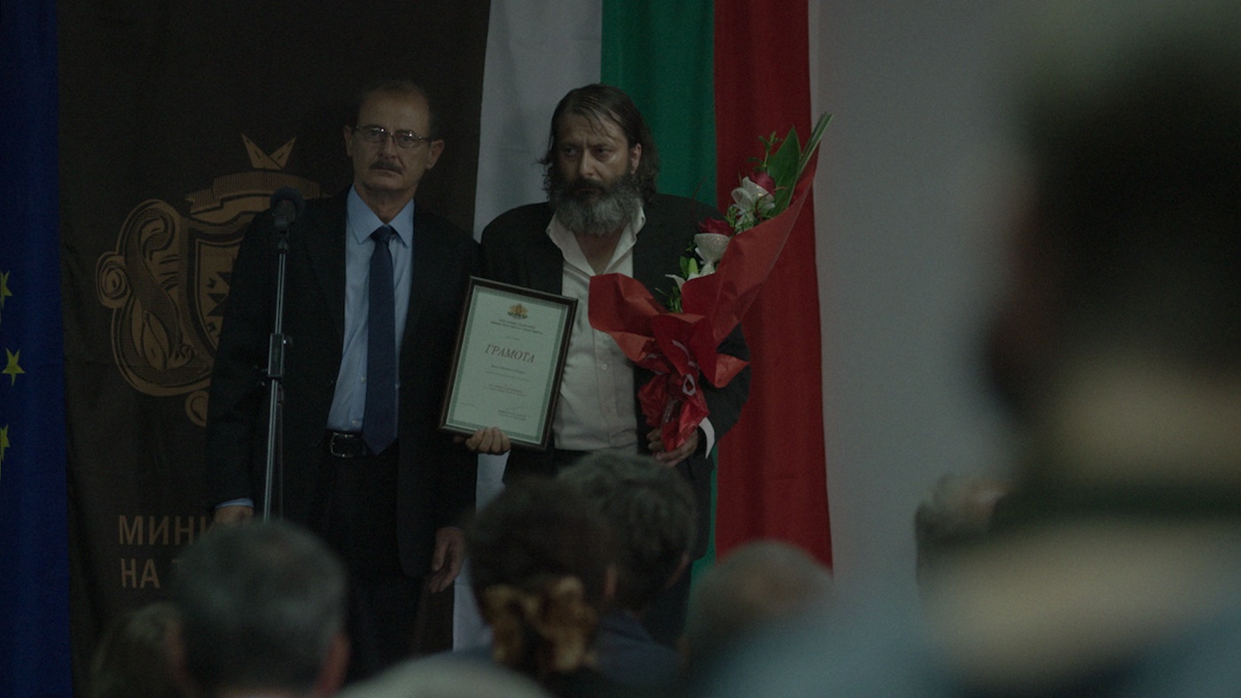 GLORY – NON C’E’ TEMPO PER GLI ONESTI L'orologio e la valigia piena di soldi