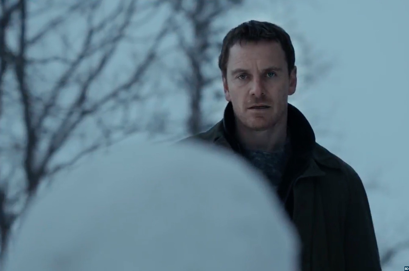 L’UOMO DI NEVE (Tomas Alfredson) Dal romanzo di Nesbø un magnifico Fassbender, detective dolente ma infallibile tra le nevi norvegesi