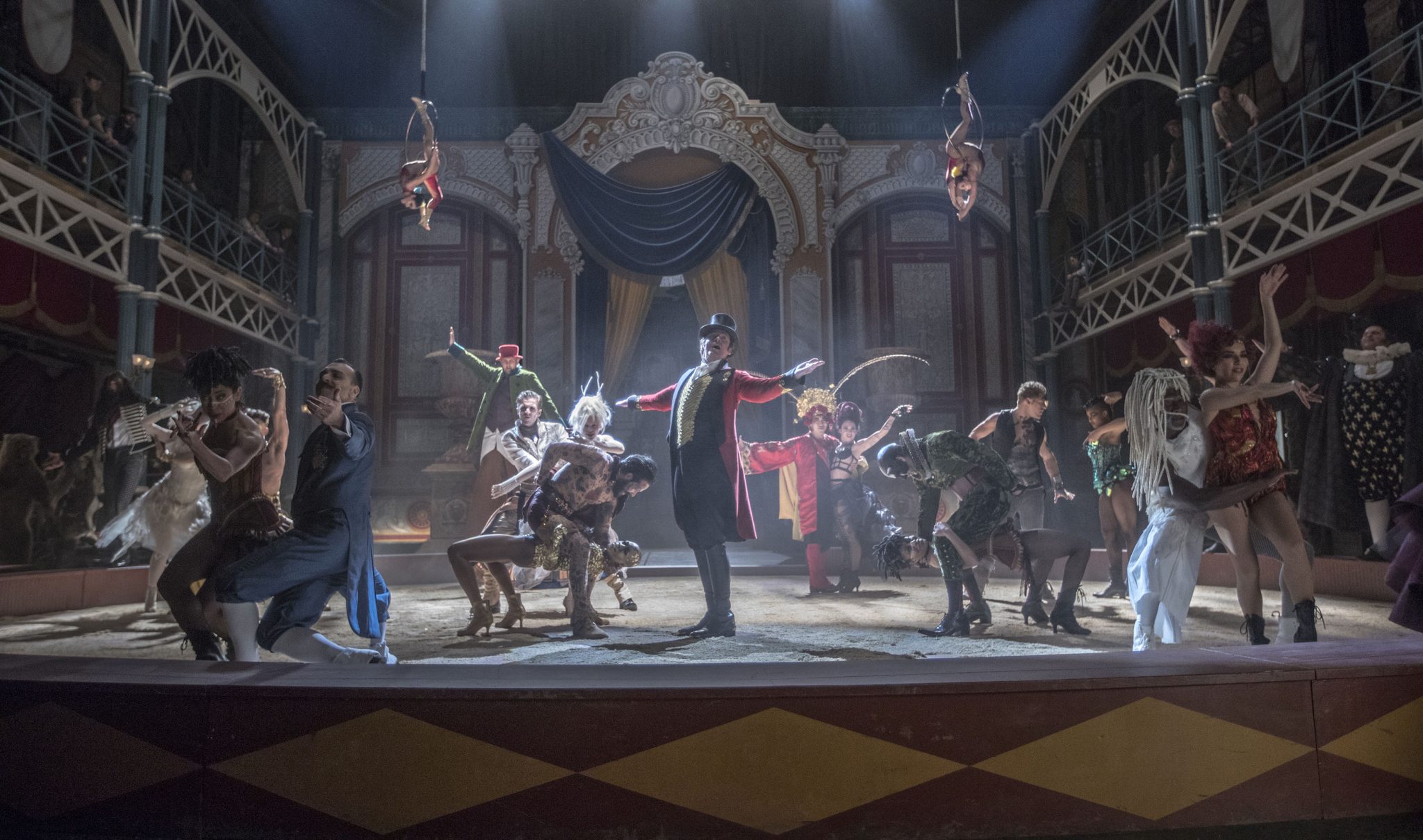 THE GREATEST SHOWMAN (Michael Gracey) Ritorno al musical classico attraverso la vita di P.T. Barnum, eroe dei "diversi"