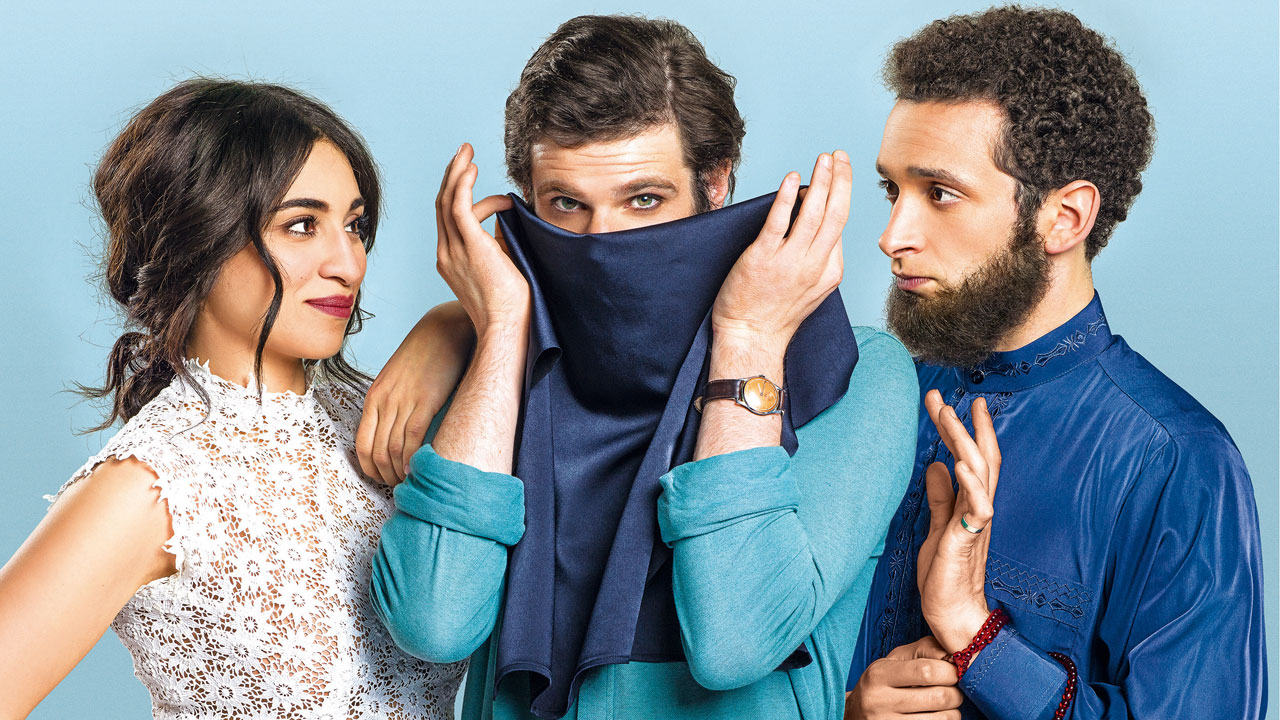 DUE SOTTO IL BURQUA (Sou Abadi) Da una regista iraniana, una commedia romantica contro le intolleranze