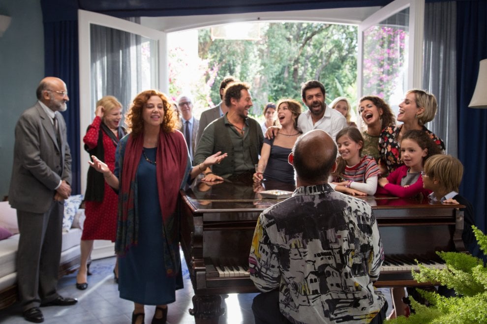 A CASA TUTTI BENE (Gabriele Muccino) Luci e ombre in famiglia