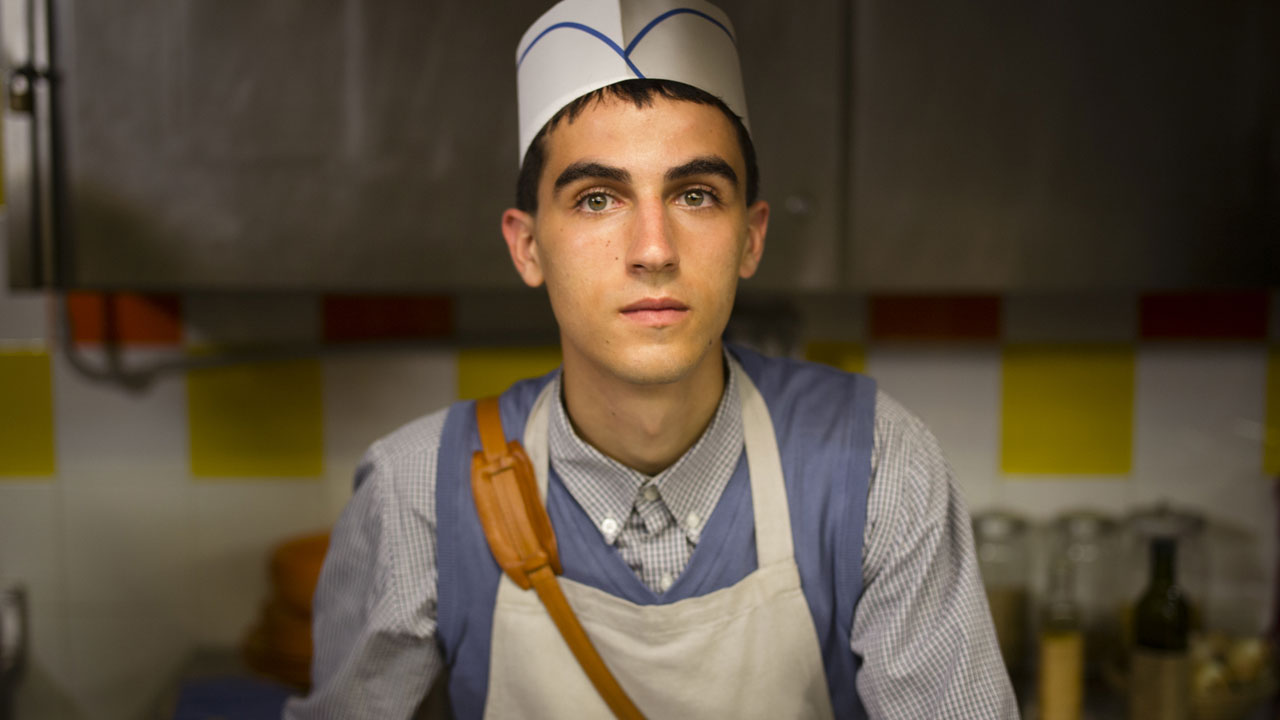 QUANTO BASTA (Francesco Falaschi) Tra pentole e fornelli, un disagio che si fa risorsa