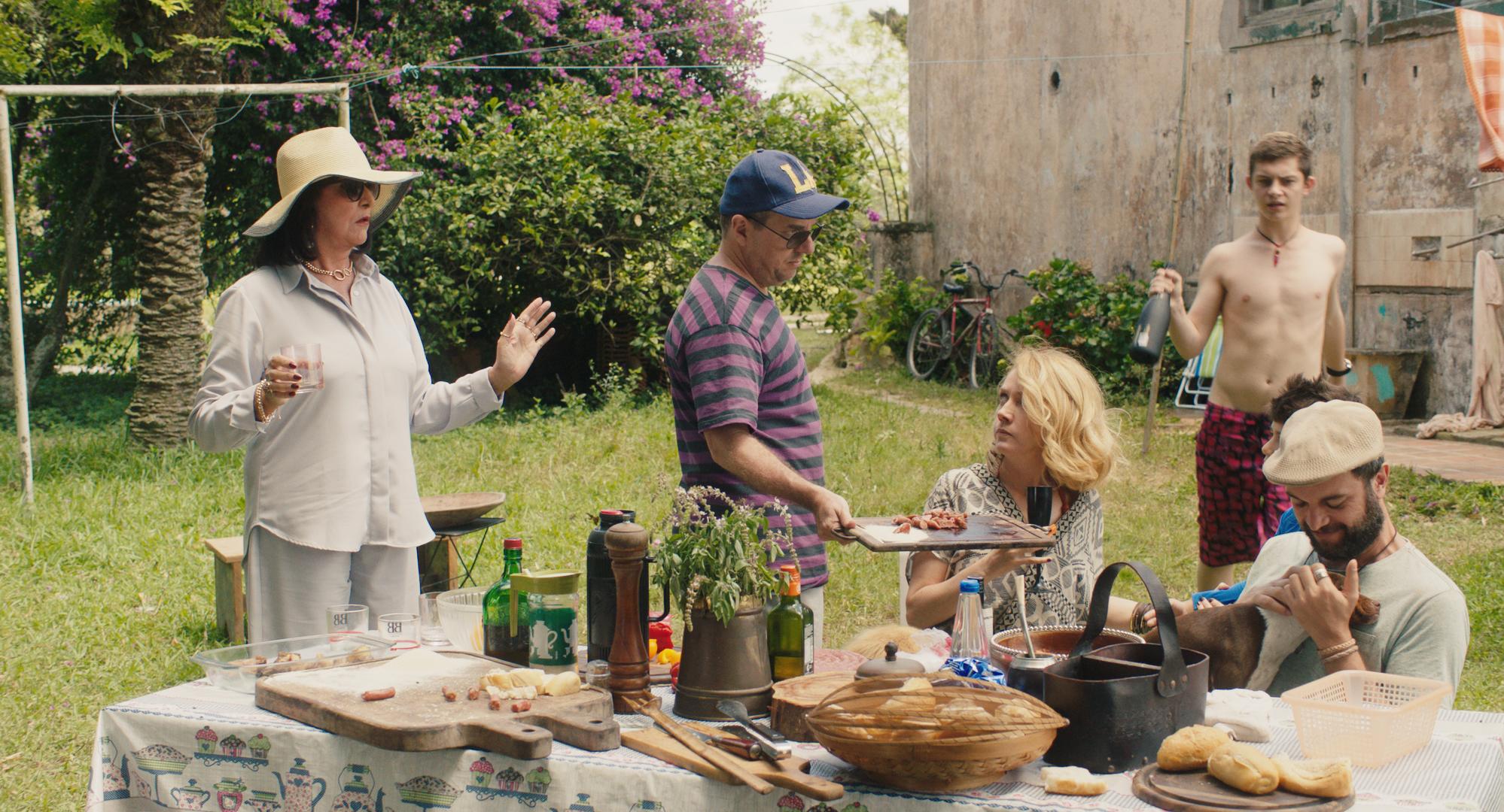 DOMINGO (Clara Linhart, Fellipe Barbosa)
