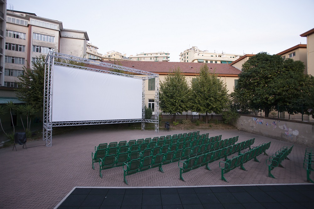 SAMPIERDESTATE: IL BUON CINEMA NEL GIARDINO Il Club Amici del Cinema di Genova non va in vacanza!