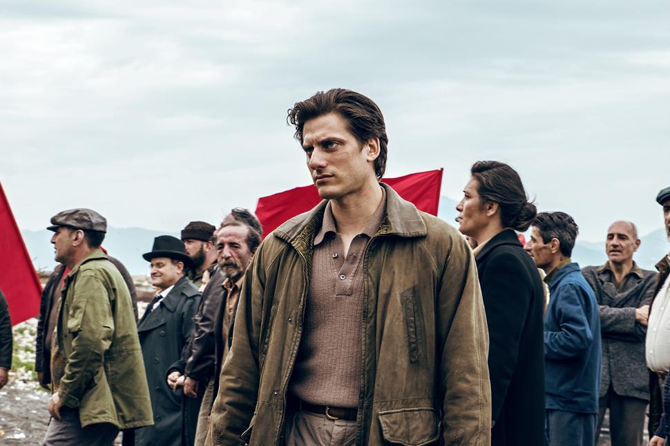 MARTIN EDEN (Pietro Marcello) Rilettura d’autore della parabola di un povero marinaio di Jack London