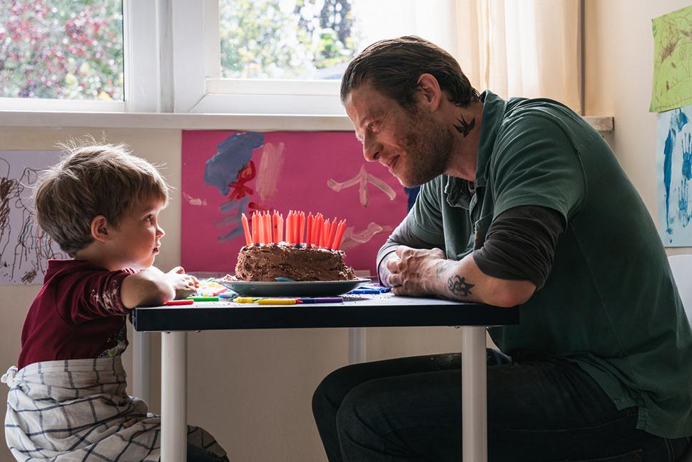 NOWHERE SPECIAL (Uberto Pasolini) Un padre in cerca di nuova famiglia per il figlio