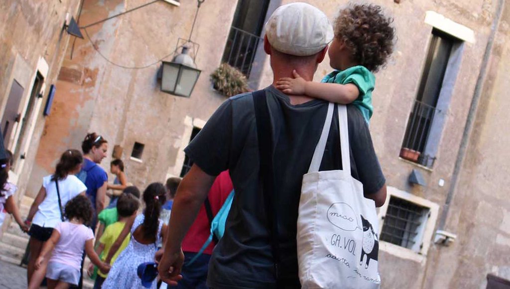 AFFIDO CULTURALE Famiglie (e sale della comunità) contro la povertà educativa