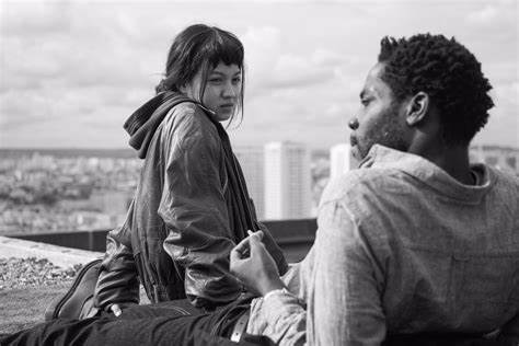 LES OLYMPIADES – PARIS 13TH DISTRICT (Jacques Audiard) La ronde