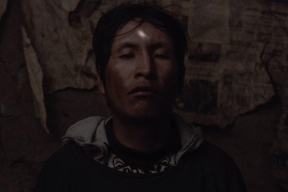 EL GRAN MOVIMIENTO (Kiro Russo) Sinfonia di La Paz, capitale in altitudine, tra malattia, cura e credenze ancestrali