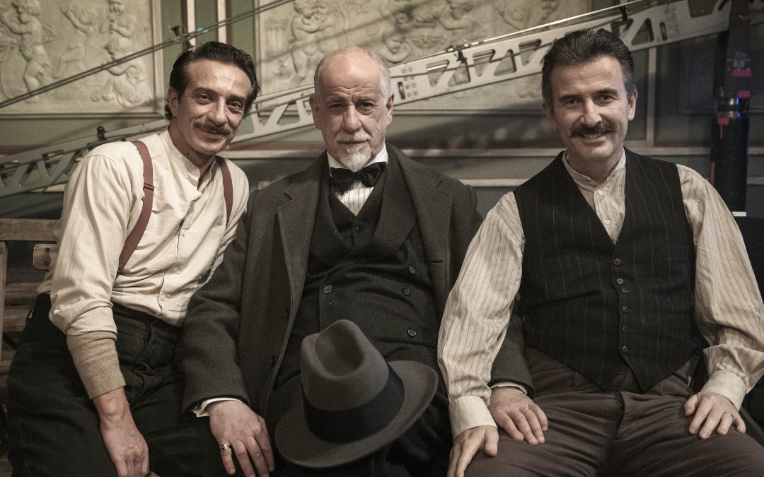 LA STRANEZZA (Roberto Andò) Pirandello, i becchini e il teatro della vita