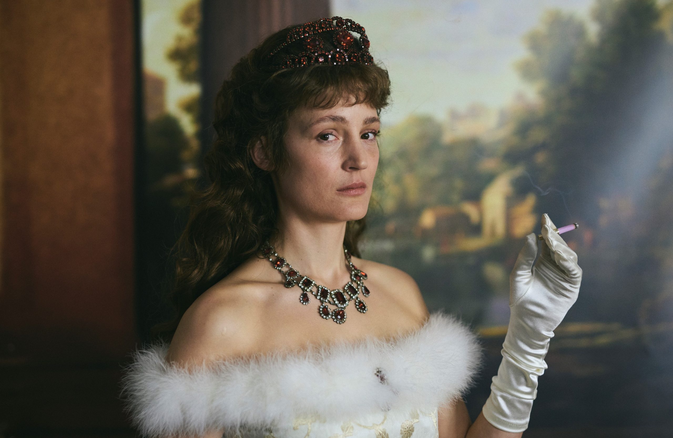 IL CORSETTO DELL’IMPERATRICE (Marie Kreutzer) La decostruzione di un mito