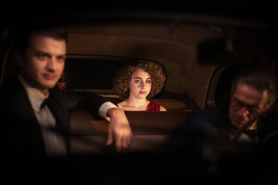 FINALMENTE L’ALBA (Saverio Costanzo) Sogno di una notte di mezza estate