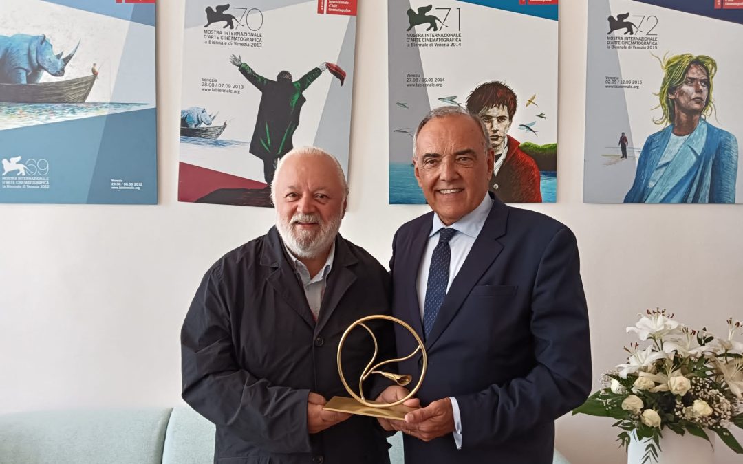 AD ALBERTO BARBERA IL PREMIO PITTALUGA 2023 A consegnarlo Giancarlo Giraud per l'ACEC Liguria, tra gli ideatori del riconoscimento