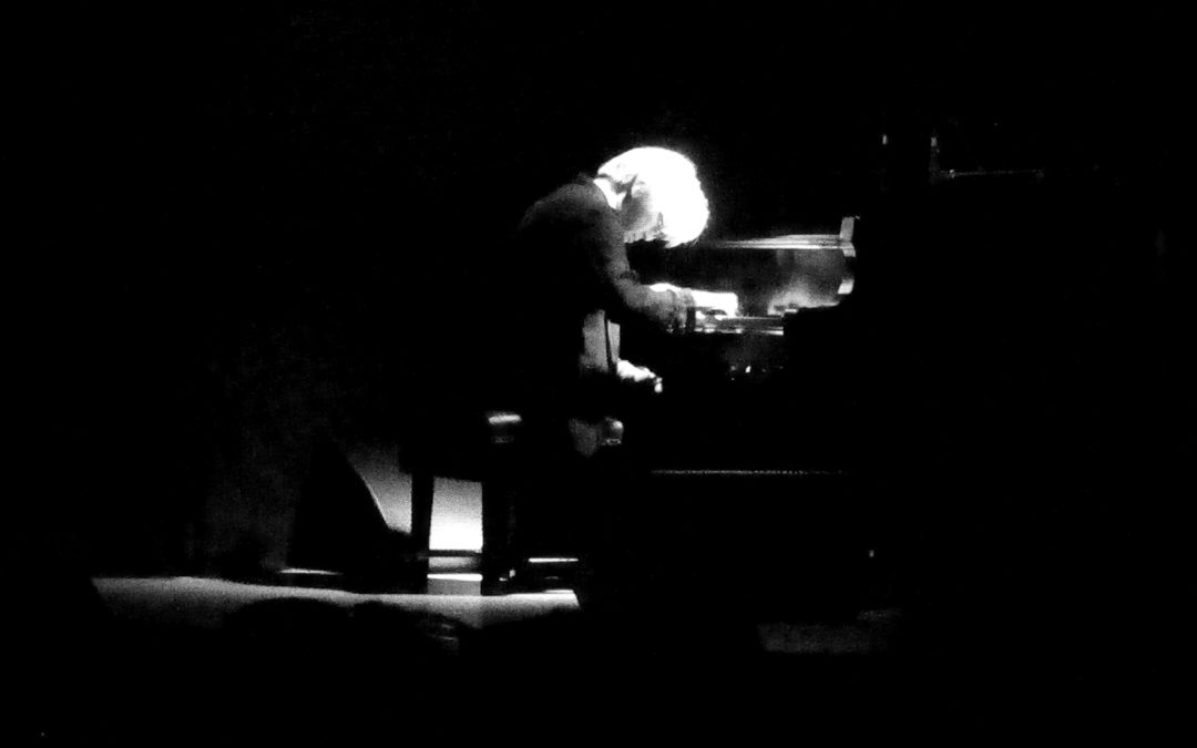 RYUICHI SAKAMOTO /OPUS (Neo Sora) Un emozionante omaggio al padre