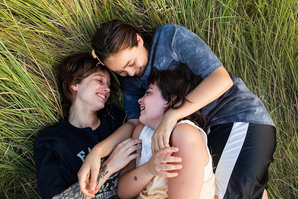 IL PARADISO BRUCIA (Mika Gustafson) I giorni selvaggi di tre sorelle svedesi abbandonate