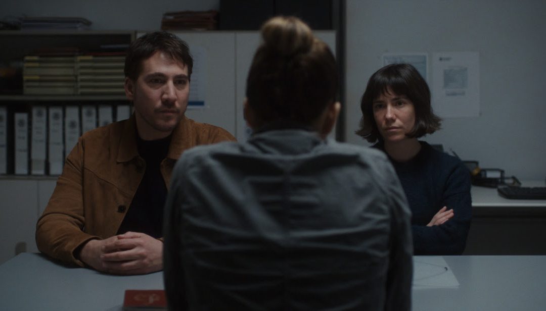 UPON ENTRY – L’ARRIVO (Alejandro Rojas e Juan Vàsquez) Benvenuti negli Stati Uniti d'America