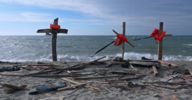 CUTRO CALABRIA ITALIA _ Steccato di Cutro_ tre croci sulla spiaggia