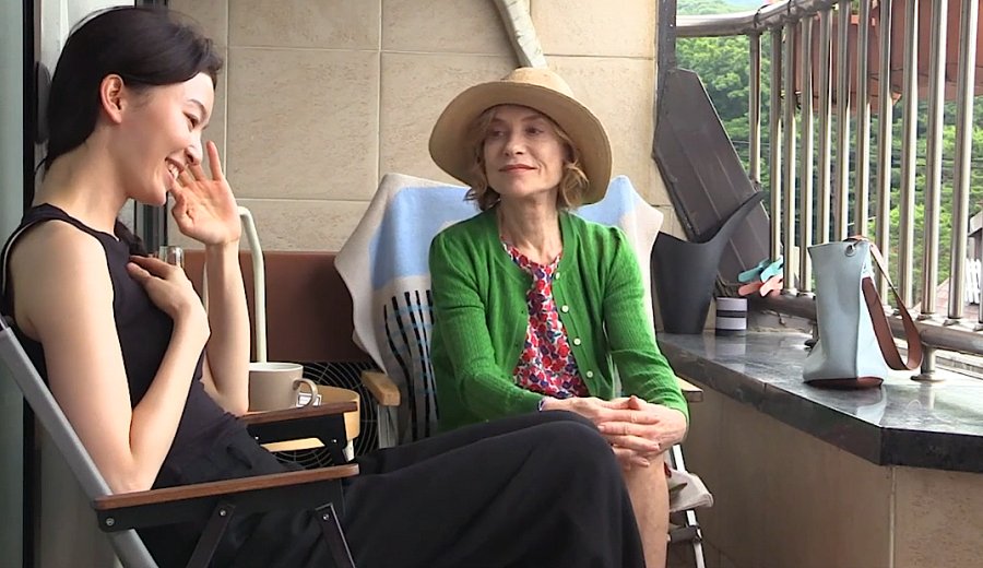 UNA VIAGGIATRICE A SEOUL (Hong Sang-soo) Il senso lieve della vita