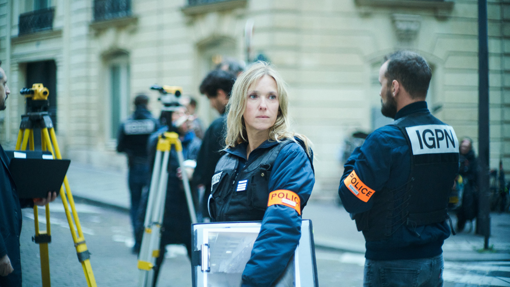 DOSSIER 137 (Dominik Moll) – La videorecensione da Cannes 78 Spari nel buio