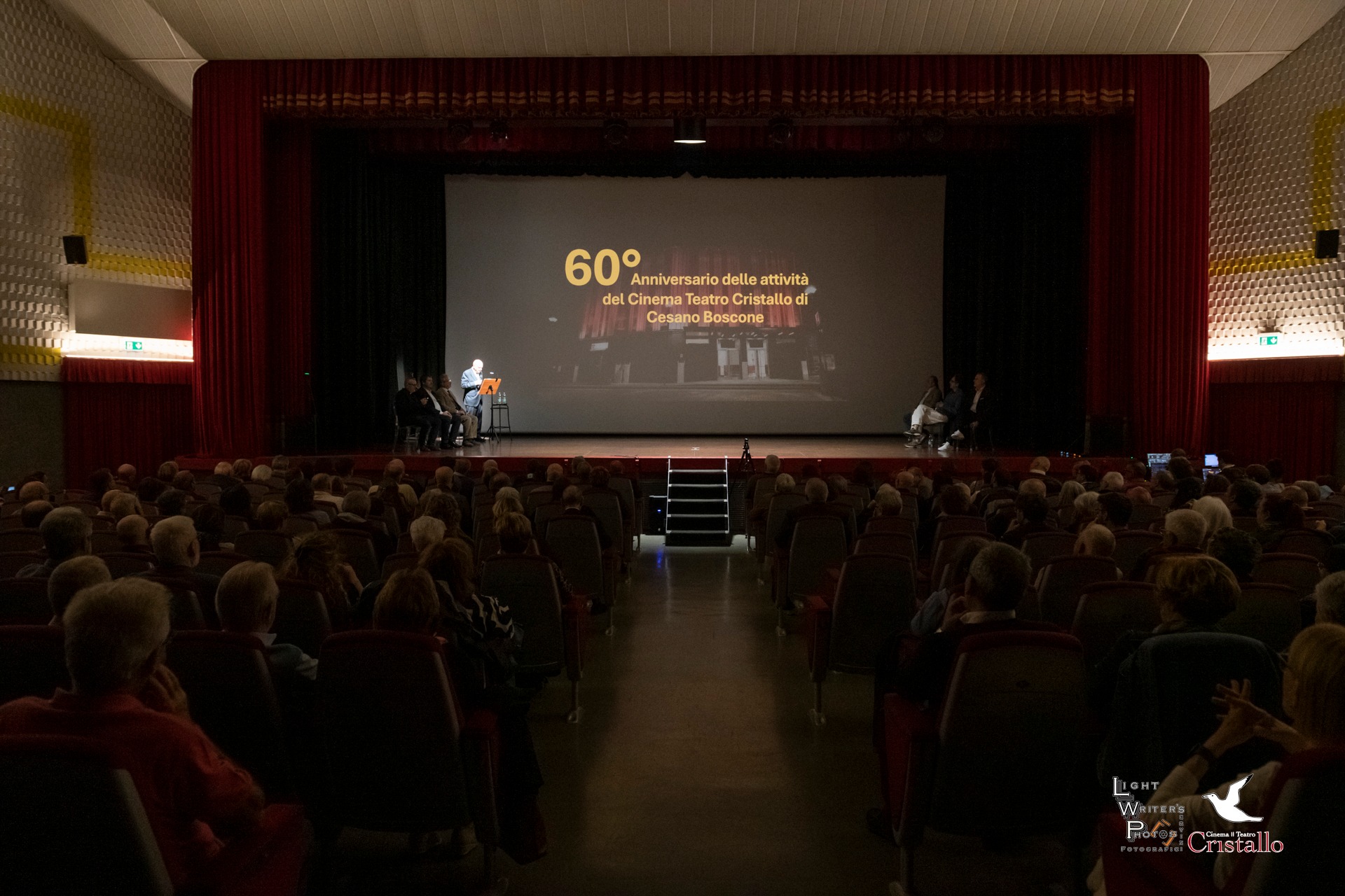 Festa memorabile al CINEMA TEATRO CRISTALLO: 60 anni di storia Tanti ospiti a Cesano Boscone