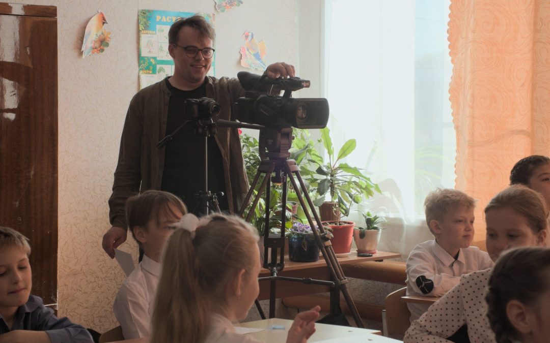 MR NOBODY AGAINST PUTIN (David Borenstein e Pavel Talankin) Smascherare la propaganda
